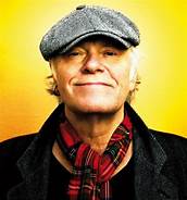 Artist Kim Larsen &amp; Bellami